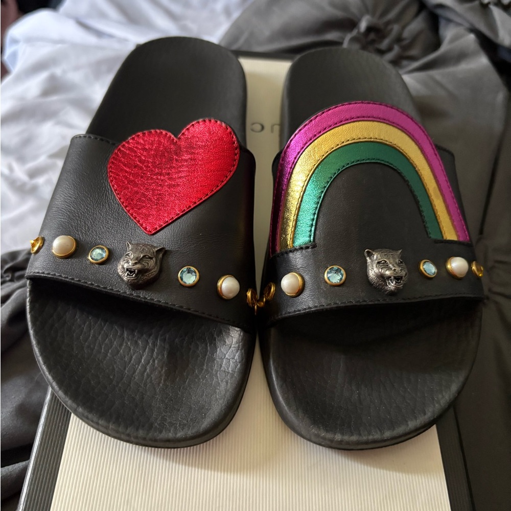 Gucci pursuit slides Black with Red Heart and Rainbow Accents
